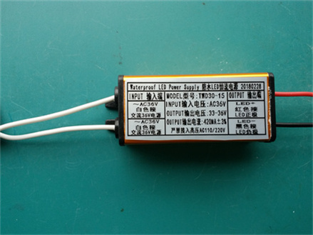 输入电压：AC36V  15W  10串 12串