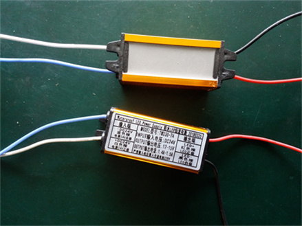输入 DC24V 24W LED电源 DCDC电源