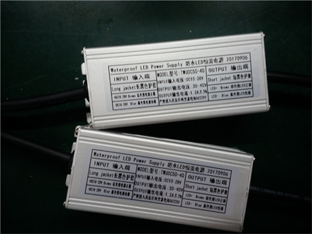 驅動輸出電壓:30-40v(因是恆流電源,會根據燈珠的串數進行自動的調整