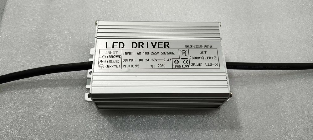 AC220V 100-265V  80W 输入，输出24-36V 2.4A LED驱动电源