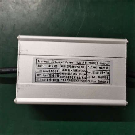 输入DC12V，输出45-55V 1.8A 恒流驱动电源